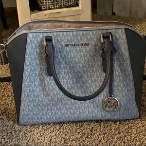 Never used Micheal Kors large satchel handbag